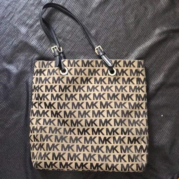 Michael Kors monogram bag - Picture 2 of 5